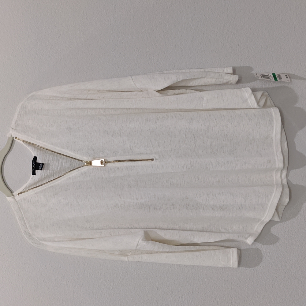 NWT lightweight top